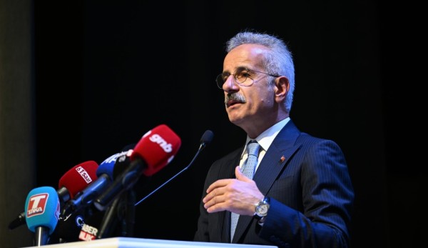 Deniz Üzerine Yeni Havalimanı Geliyor
