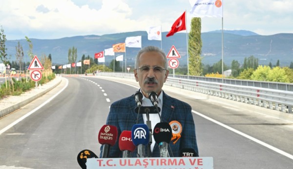 İznik Çevre Yolu İle 15 Dakikalık Yol 4 Dakikaya İndi