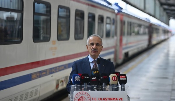 Tahran-Van Tren Biletleri Satışa Çıkıyor