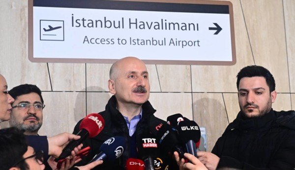Ulaştırma ve Altyapı Bakanı Karaismailoğlu, Kağıthane-İstanbul Metrosu’nda Seyahat Etti