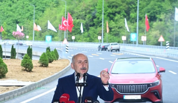Ulaştırma ve Altyapı Bakanı Karaismailoğlu: Osmangazi Köprüsü’nde 102 Bin 700 Araç Geçişi İle Yeni Rekor Kırdık
