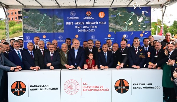 Ulaştırma ve Altyapı Bakanı Karaismailoğlu: Ünye-Akkuş-Niksar Yolu’nu En Kısa Zamanda Bitireceğiz