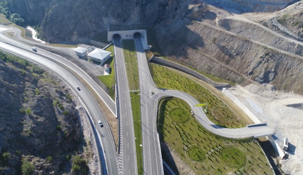 Ulaştırma ve Altyapı Bakanlığı: Badal Tüneli Yarın Açılıyor